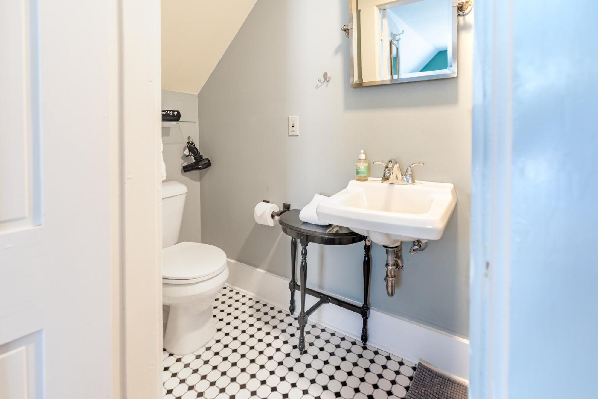 Woodbridge Bed & Breakfast Bed & Breakfast Woodstock